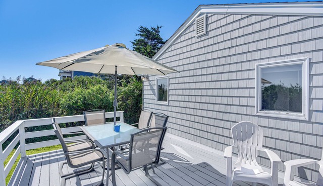 Quaint Coastal Cottage with Patio!