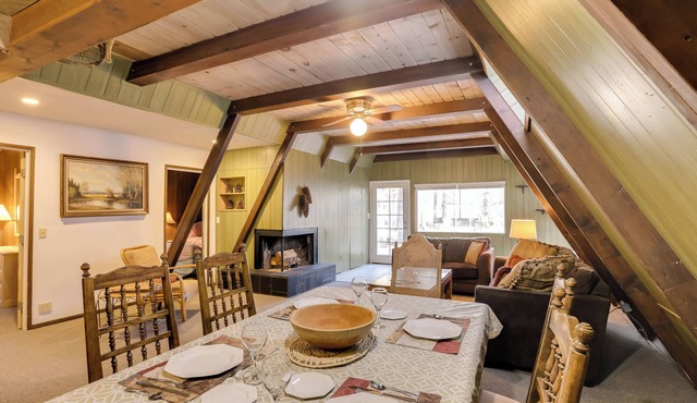 Quaint + Rustic A-Frame < 5 Mi to Plumas-Eureka!