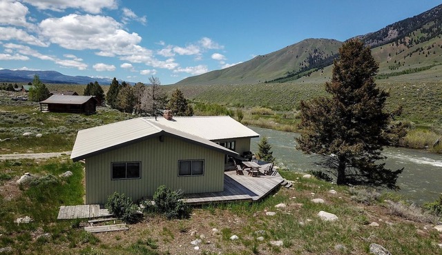 Quaint Vacation Rental with Madison River Views near Yellowstone in Southwest Montana