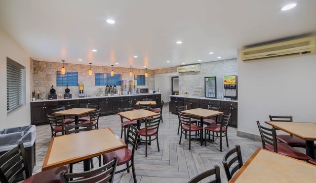 Quality Inn & Suites Goodyear - Phoenix West