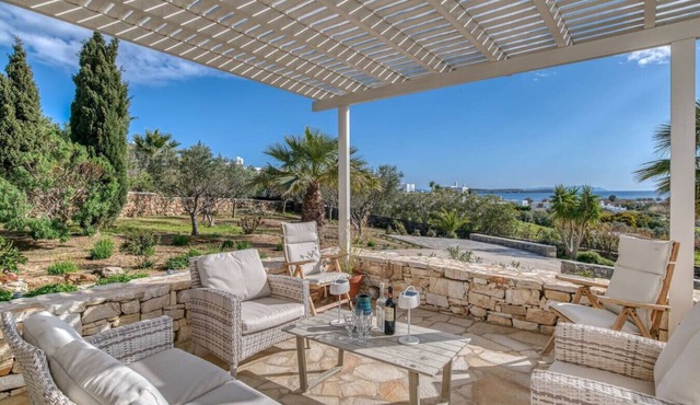 Quiet area with Beach access