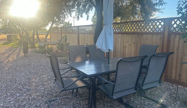 Quiet Glamper on the Lake – Extended Stays Welcome