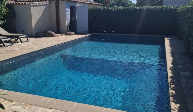Quiet mini-Villa with swimming pool close to the beaches of Porto Vecchio