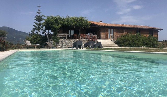 Quiet villa sea view 5 bedroom 10 person 4 bathroom available from August 13