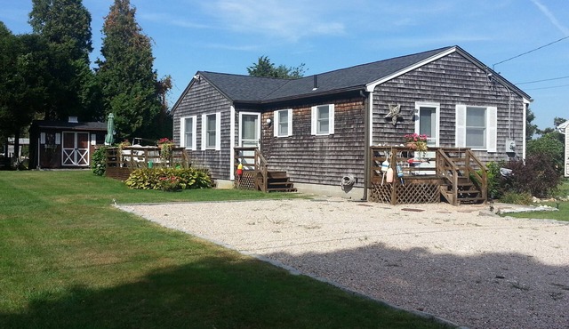 Quintessential Cottage in Matunuck