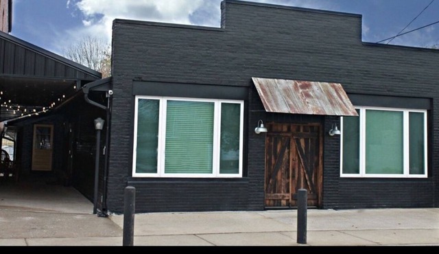Race Street Retreat located just 15 minutes from Mammoth Cave
