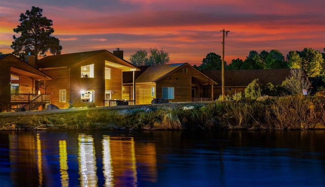 Rainbow Lake Cabin · Lakefront with Kayaks · Sleeps 10 · Dogs Welcome