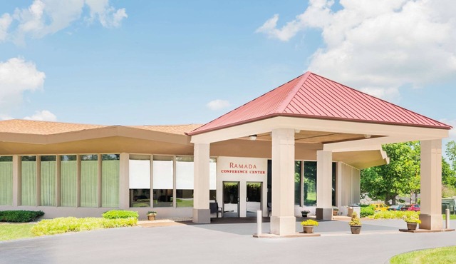 Ramada Hotel & Conference Center by Wyndham Lexington North