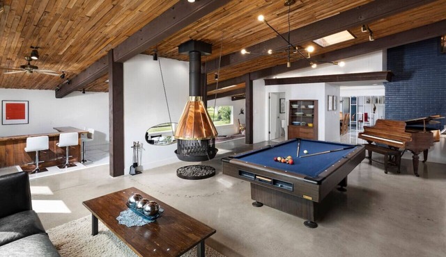 RARE Mid-Mod Home. Spacious inside-and-out.