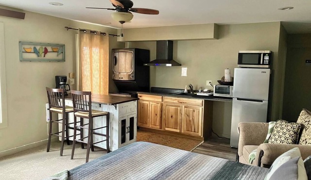 Ravens Starry Nights 3rm Suite, Kitchenette, Soaking Tub, Patio Fire Pit & Grill