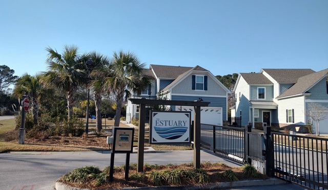 Recently Built House! Pets Stay Free! Close to Amenities - STR Permit #029405