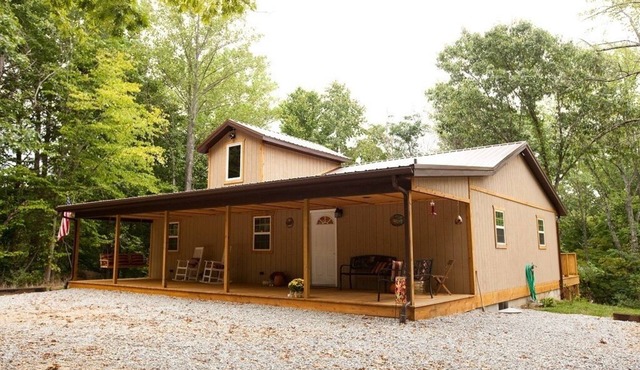 Reece Ridge Cabins. Enjoy A Relaxing, Quiet Stay At The Area's Premier Cabin.