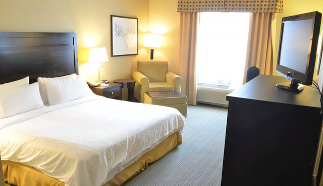 Refreshingly Clean and Comfortable Guest Room