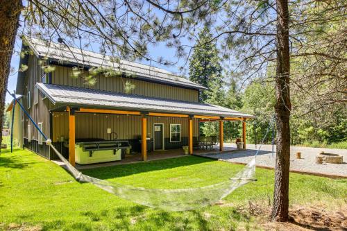 Relax, Reconnect & Explore: Modern Idaho House!