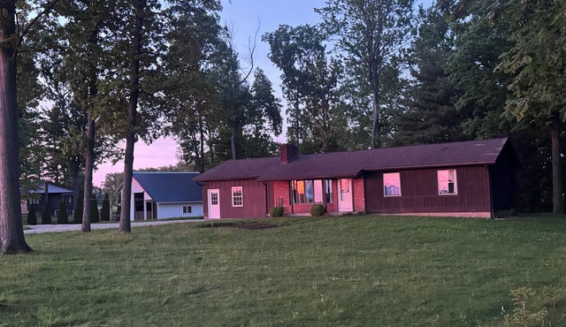 Relaxing 3-bedroom Amish living home just minutes away from amish country!