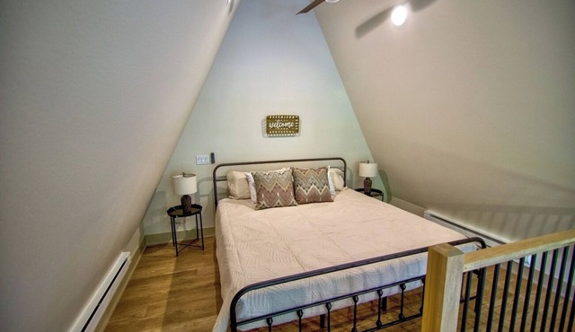Relaxing River Escape | Pet-Friendly Cozy Cabins | Near Yellow Banks Park