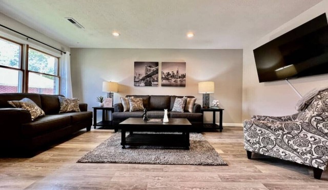 Remodeled 2 BDRM Ranch Attached Home Liberty, TWP