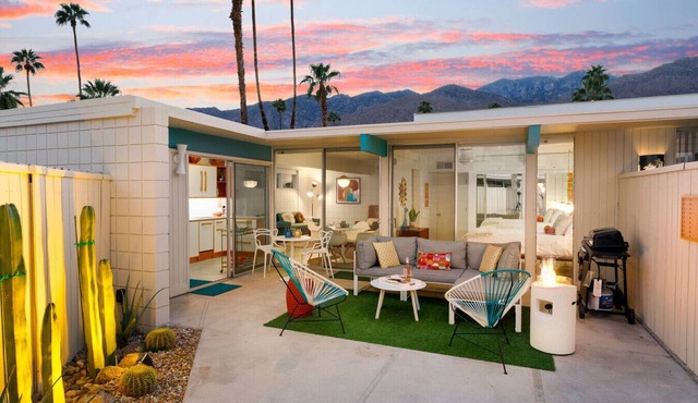 Renovated, luxe mid-century Ocotillo gem w/patio