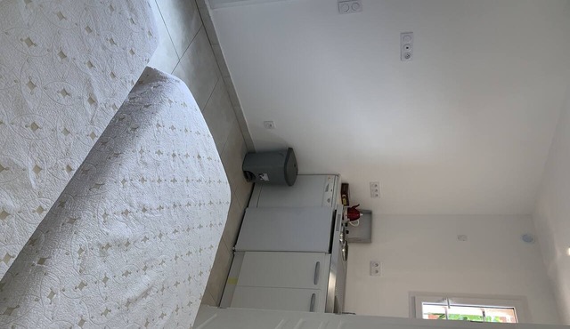 Rent room in villa