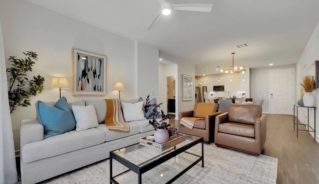 Resort Living in Ocotillo. 2 King Suites. Pool, Gym, Pickleball