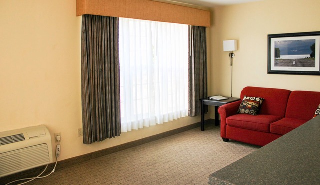 Revel in the Breathtaking View of the Lake at Marblehead Suites 119