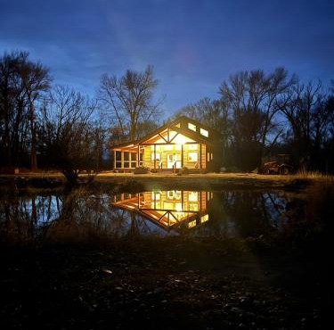 River Front Cabin with Private Fishing!