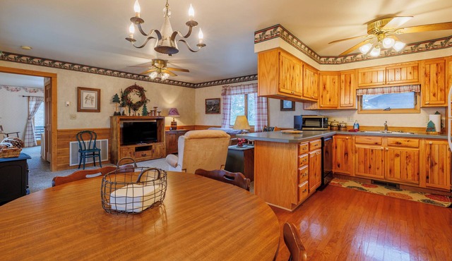 River's View- Spacious retreat, Overlooking the Shoshone River