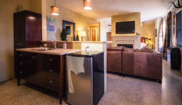 River View Condo in the Wilma
