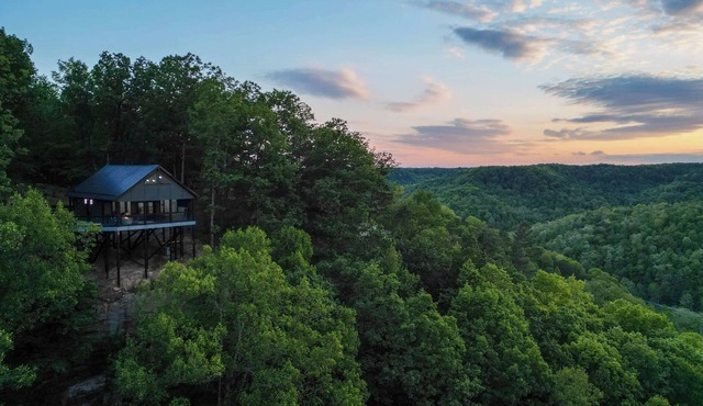 Robyn's Nest -Sky Ridge Retreats - Views- Hot Tub