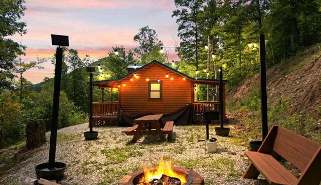 Romantic Cabin | 9 Mn to Gorge | Dog Friendly Stay