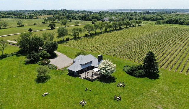 Romantic Vineyard Retreat