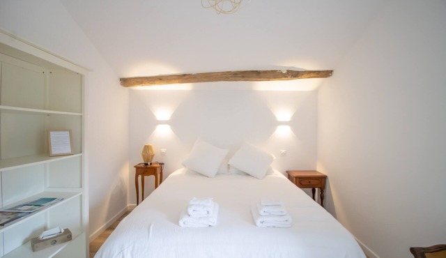 Room 'Ghjinestra' with Wi-Fi and Air Conditioning