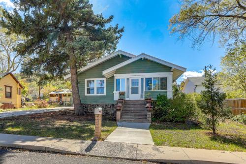 Route 66 Retreat: Dog-Friendly Home in Williams