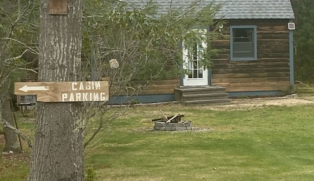 Rustic cabin, 1.5 miles to beach, max 4 guest