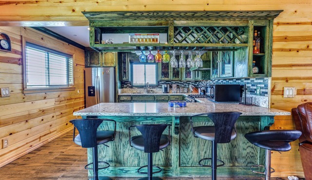 Rustic California Vacation Rental w/Rooftop Patio