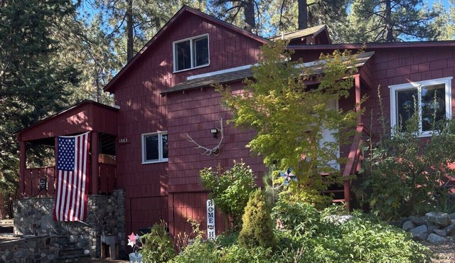 Rustic Retreat|Pets OK, Near Village, Fireplace