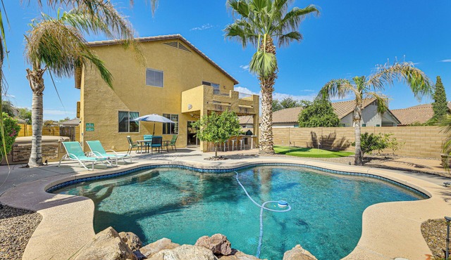 San Tan Valley w/Hot Tub & Oasis-Like Backyard!