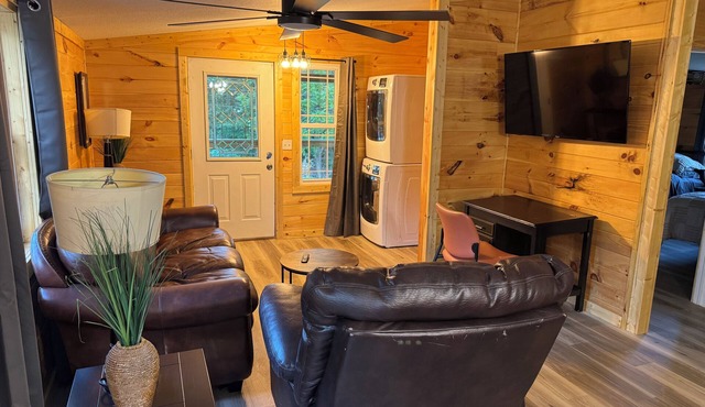 Sassafras A - a cozy 2-bedroom cabinesque in charming East Bernstadt