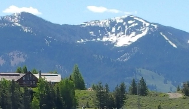 Sawtooth City Elegance, 360° views, loads of sun, peace and quiet