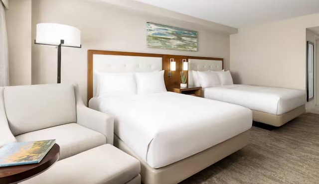Scenic Hotel Room with Mountain Views, 2 Family-Ready Rooms w/Pool Access