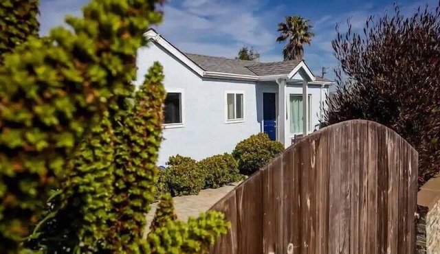 Seaside Family House - Sleeps 6 on Monterey Peninsula