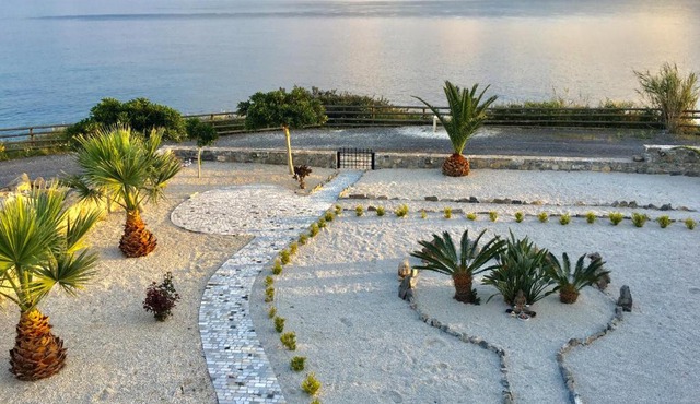 Seaside Home Crete - Dream Oceanfront Getaway