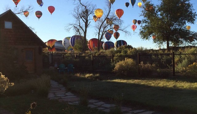 Secluded Adobe Casita-Right behind Balloon Fiesta Park
