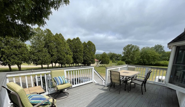 Secluded Hideaway minutes from the ocean