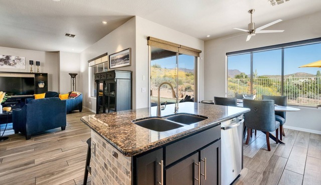Secluded Home with Pool in Superstition Foothills: Captivating Views All Around