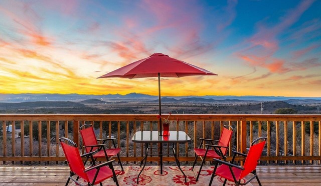 Secluded Mountain Views, Sauna, Pet Friendly