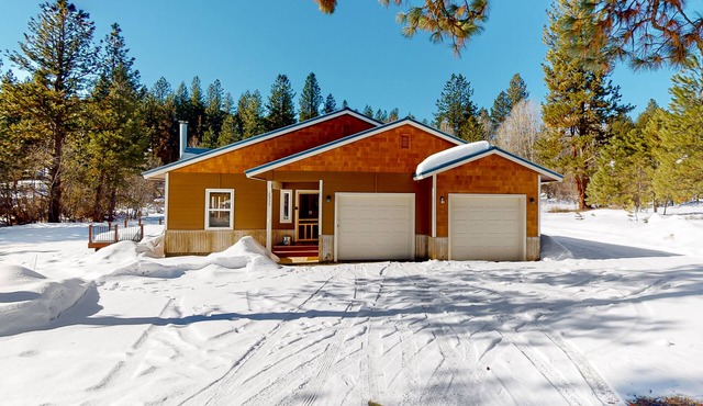 Secluded, updated home with mountain view, woodstove, foosball, & W/D