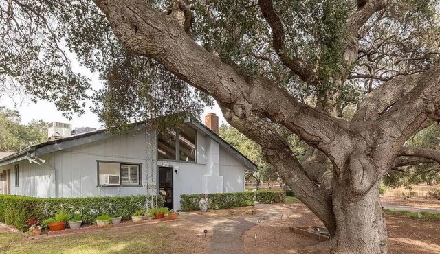 Secluded wine country retreat, full kitchen