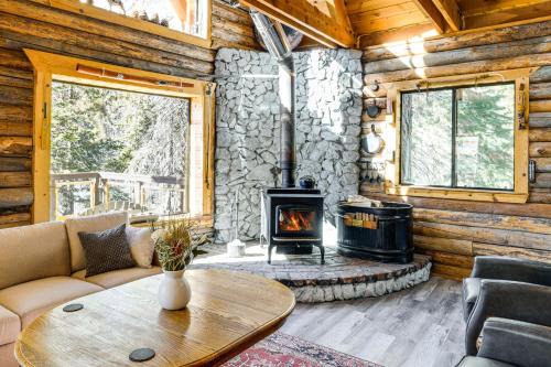 Sequoia Forest Remote Retreat! 'Dreamtime Cabin'