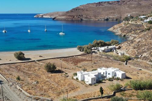 Serifos Beachfront Villa Ganema
